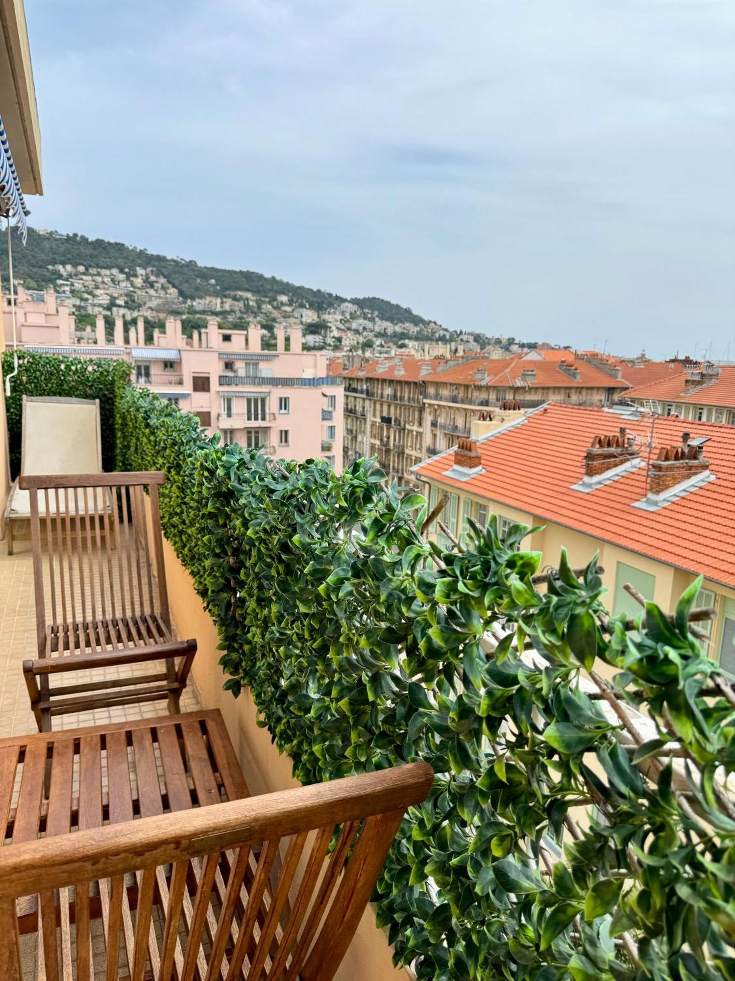 Dernier Etage, Vue Panoramique Colline Du Chateau! Appartamento
